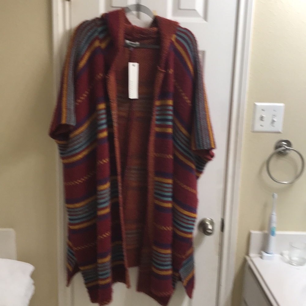 Paparazzi poncho with hoodie. NWT - Picture 3 of 8